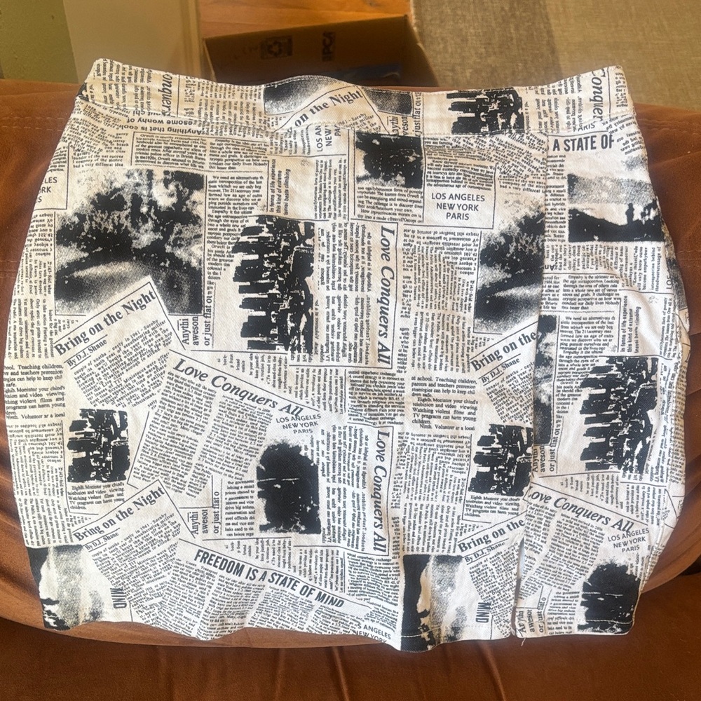 Windsor Medium Black and White Newspaper Print Skirt